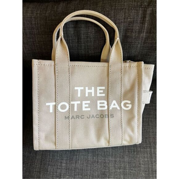 Marc Jacobs Women's Beige The Small Tote Bag NWOT - Picture 4 of 8